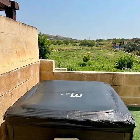 Апартаменты Relax In A Private Hot Tub With Valley Views
