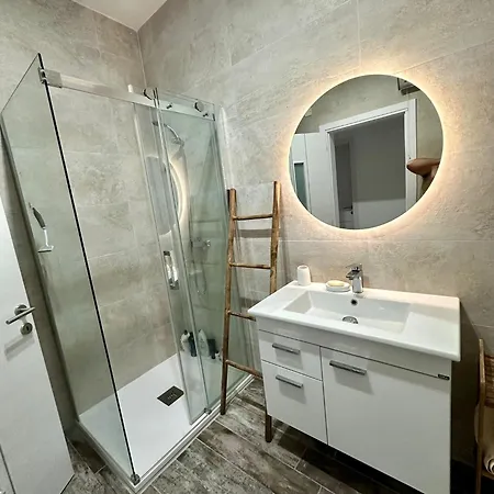 Апартаменты Relax In A Private Hot Tub With Valley Views